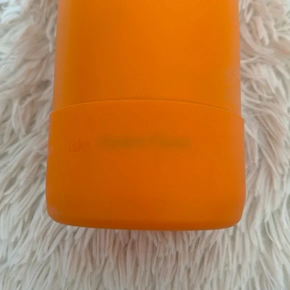 Hydro Flask Water Bottle Limited Edition - Picture 2 of 4